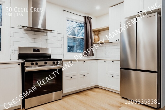 Photo - 3 Bed, 1 Bath FULL HOUSE W/ Garage & Carport located in Rosemont