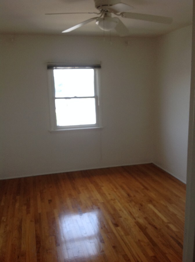Bedroom - 1789 S Marvin Ave Apartment
