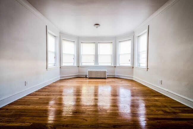 8101 S Justine