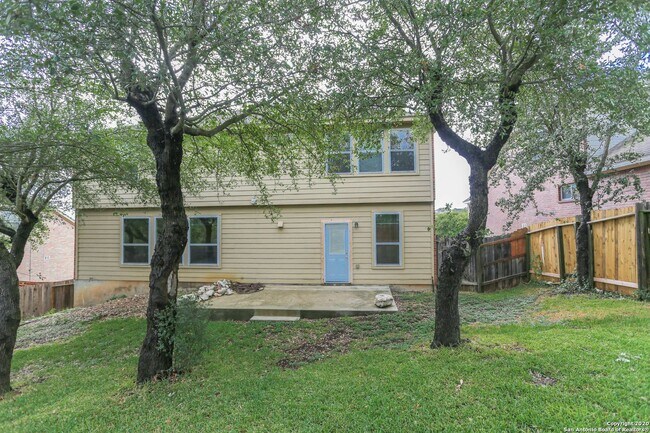 Photo - Spacious Stone Oak Beauty