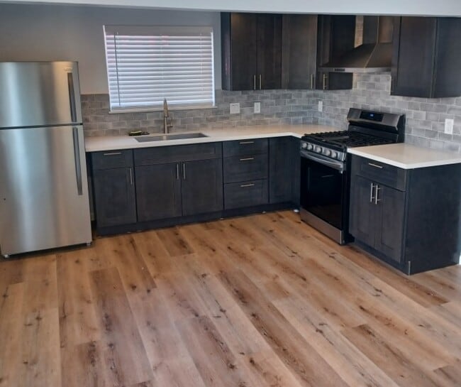 Building Photo - 751 Jewell Dr