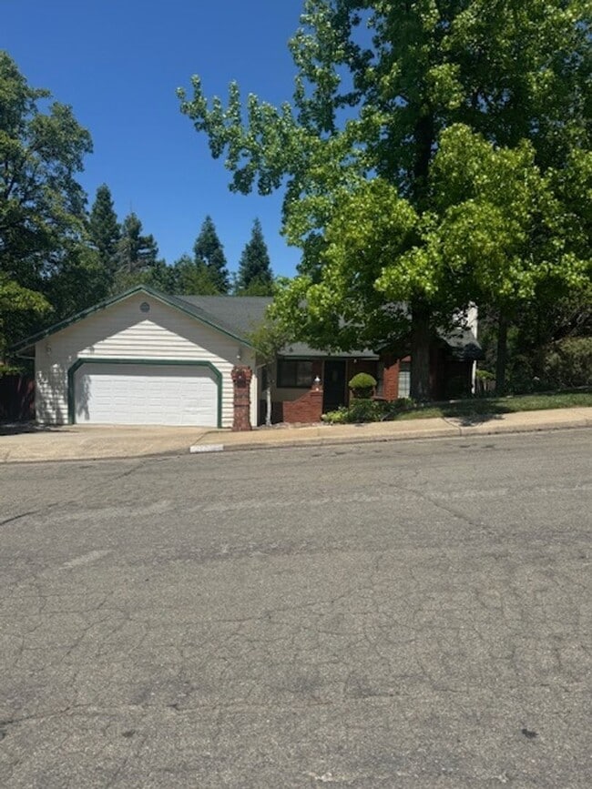 West Redding Home with Landscaping included - West Redding Home with Landscaping included