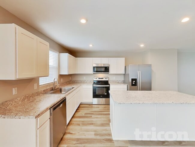 Photo - 2412 Solomon Ln