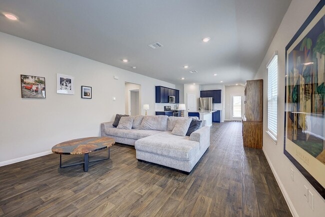 Photo - 114 Oxbow Ter.