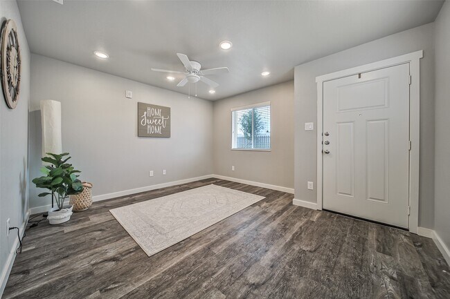 Photo - 21155 Gosling Rd