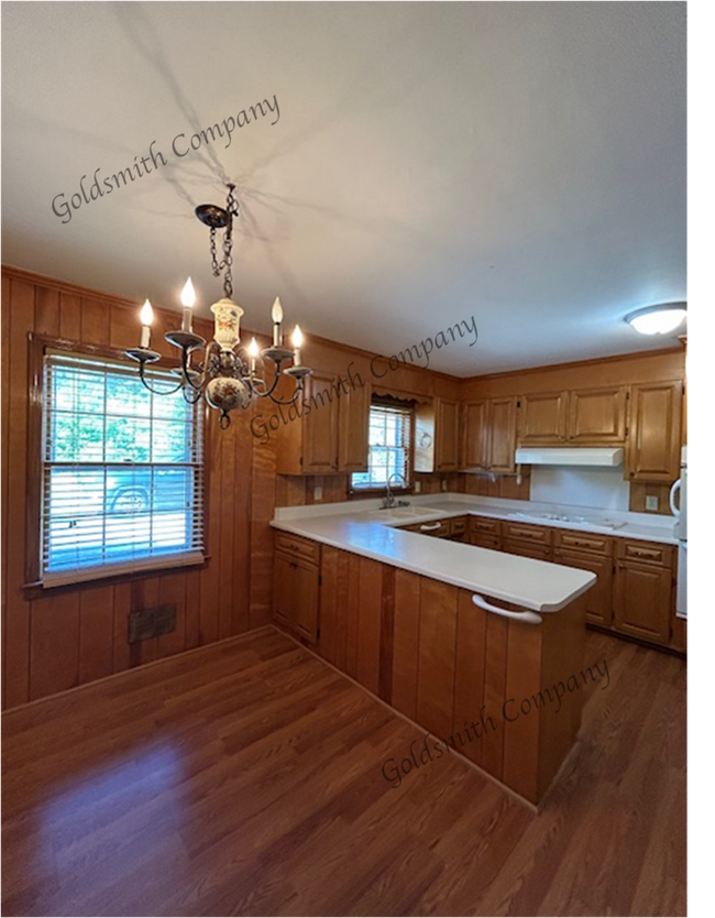 2 Woodfern Cir