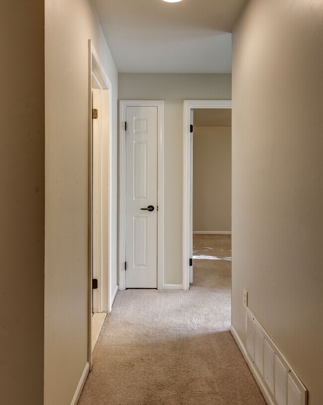 Photo - 328 Tavistock Rd