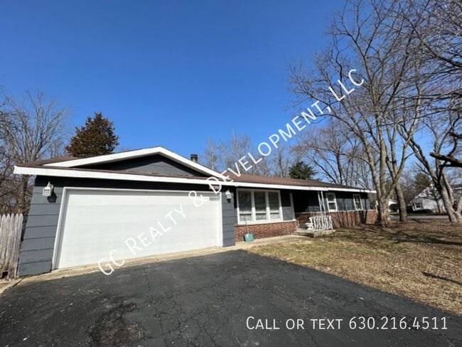 Building Photo - 22W220 Burr Oak Dr Rental