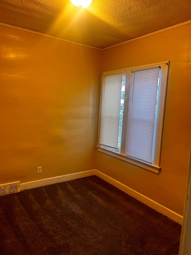 Photo - 3-bedroom located on Detroit's East side!