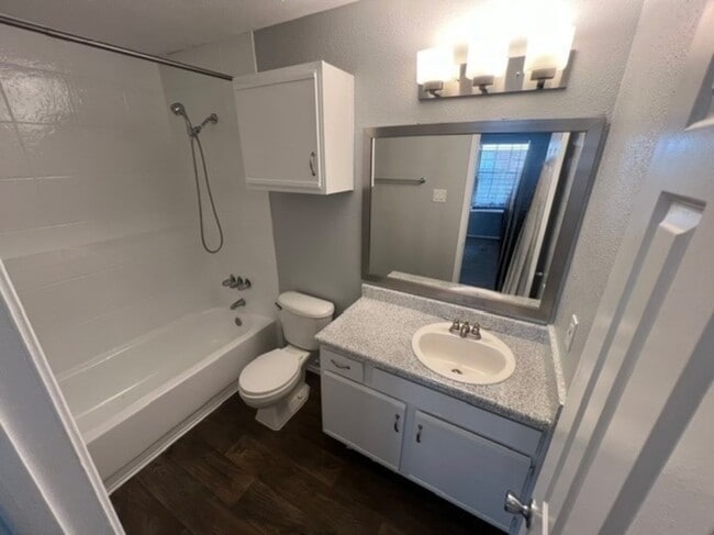 Photo - Raintree Apartments