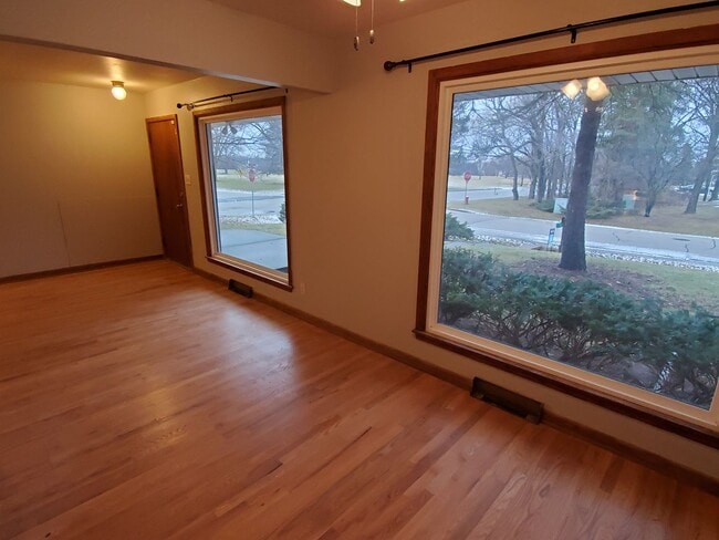 Photo - Brown Deer 3 bedroom ranch