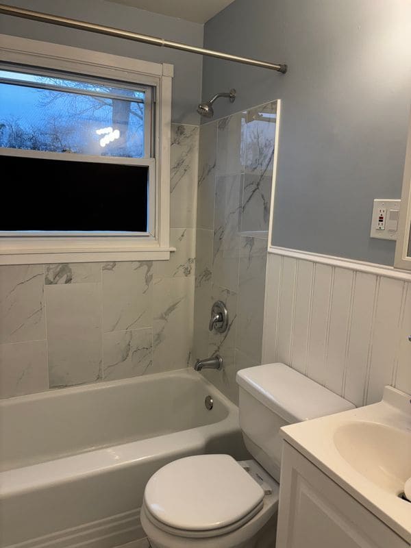 Photo - 9702 Oakdale Ave