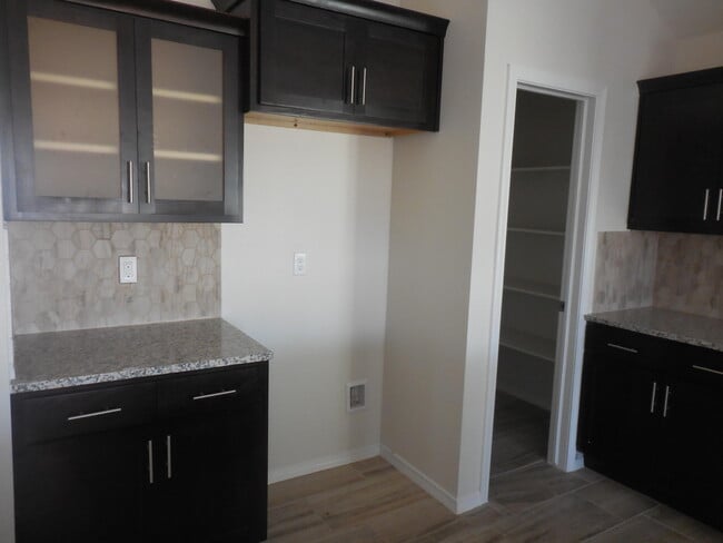 Photo - 1100 Summer Night Pl