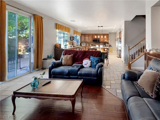 Photo - 211 Belle Isle Ct