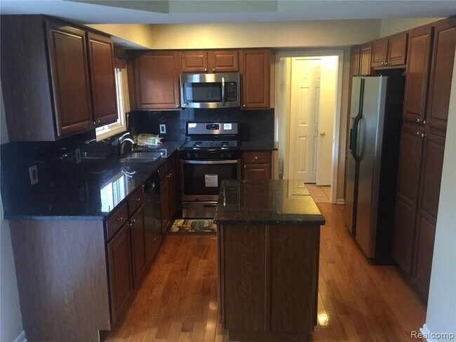 Photo - 3008 Primrose Dr