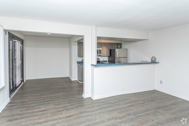 1HAB, 1BA - 900 ft²