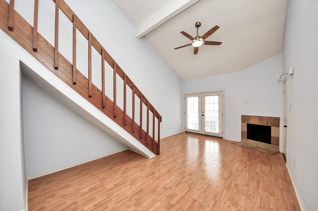 Photo - 2425 Holly Hall St Unidad C54