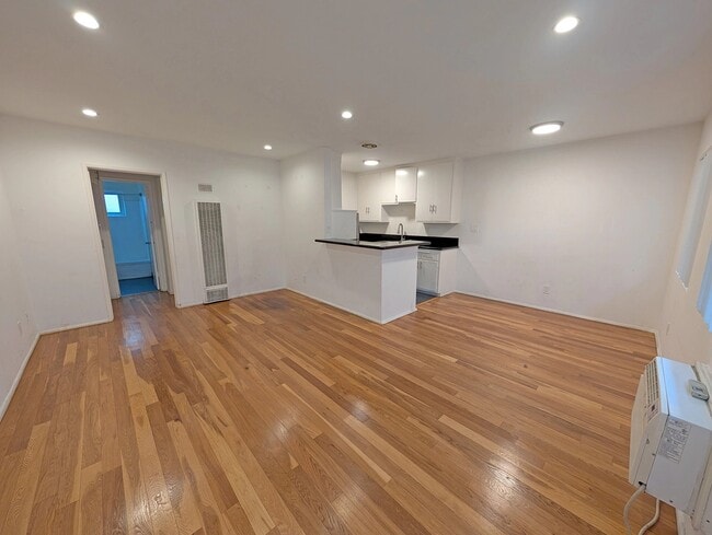 Photo - 1328 Gordon St Unidad 2