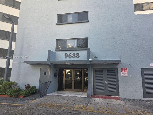 Building Photo - 9688 Fontainebleau Blvd Unit 307