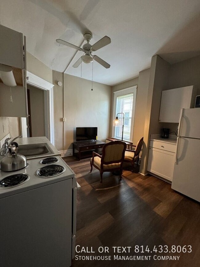Photo - 440 W 10th St Unit 7