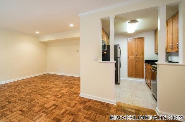 Building Photo - 51 Thornton Rd Rental