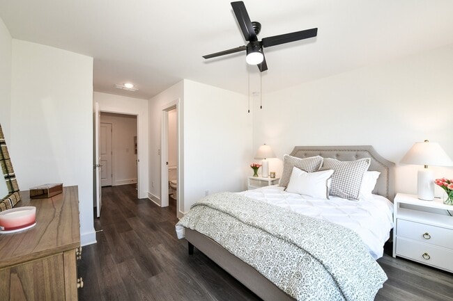 Dormitorios de gran tamaño - Summerwell Parkway Village