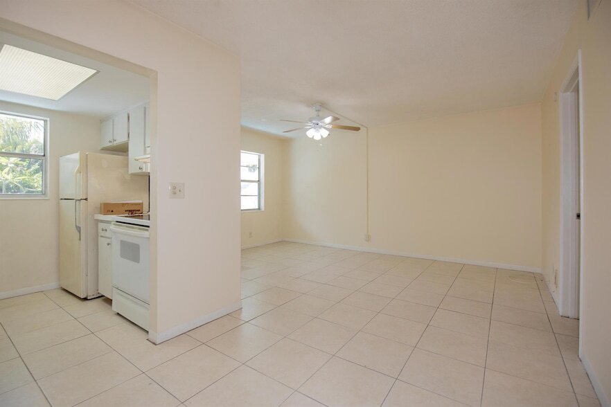 Photo - 221 SE 3rd Ave