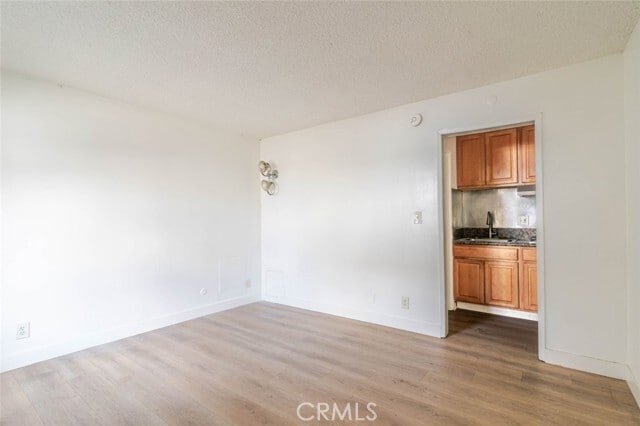 Photo - 7343 Woodley Ave Unit 3