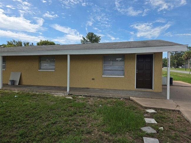 Photo - 38300 Henry Dr