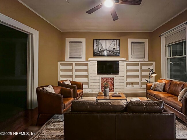 Building Photo - 2806 College St