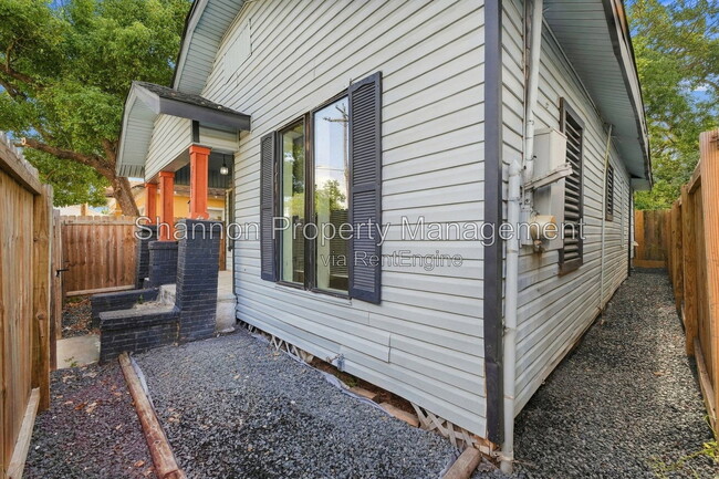 2903 Burkett St.