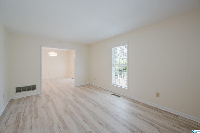 Photo - 1828 Jacobs Ln