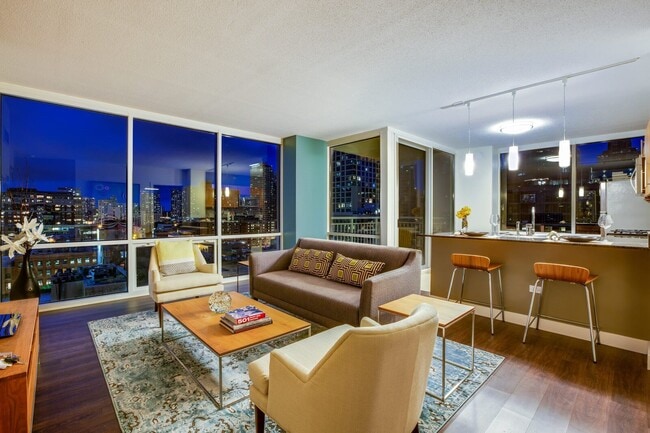 Building Photo - 316 W Erie St Unit 807