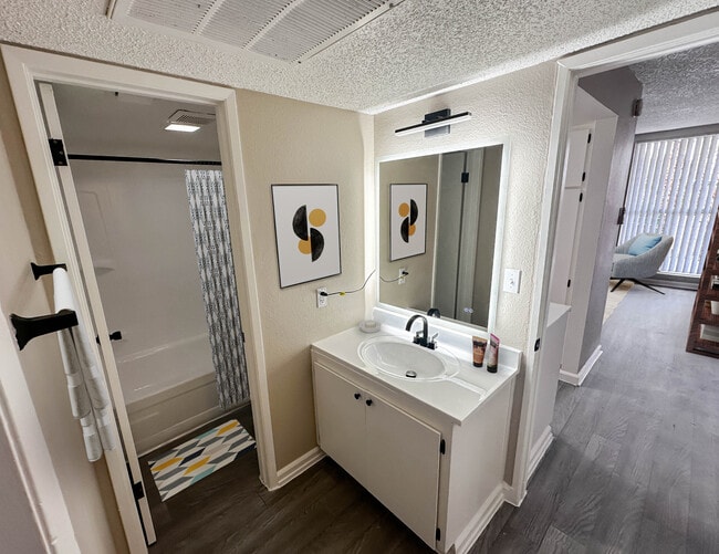 1 BR, 1 BA - Private Vanity w/ LED Backlight - Maryland Park Apartments