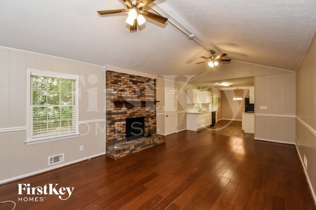 Photo - 3190 Connie Way