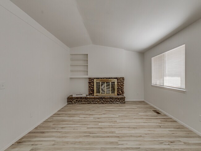 Photo - 1700 N Alexander Ln