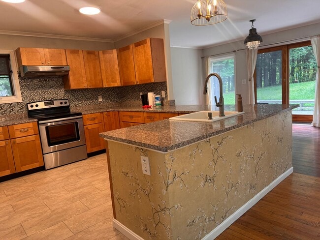 Photo - 3 Bedroom 2.5 Bath in Hanover