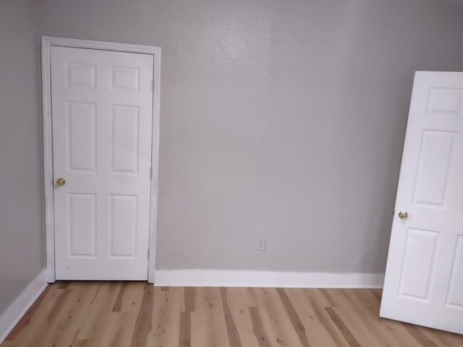 Photo - 3219 E 5th Ave