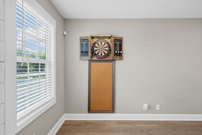 Photo - Beautiful 4-Bedroom Home with Modern Comfo...