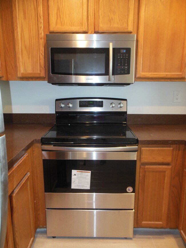Photo - ONE BEDROOM ONE BATHROOM! WATERFRONT COMMUNITY!!! Unit 110