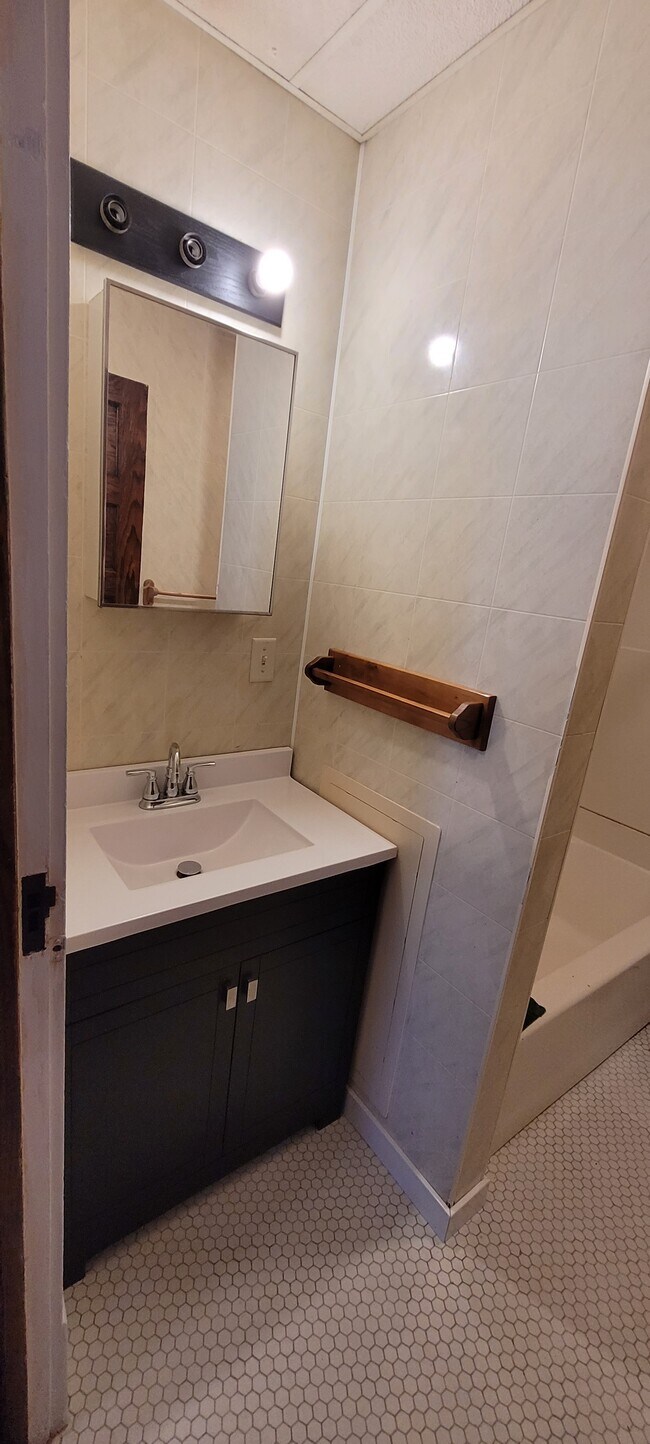 Bathroom - 621 E Central Ave Casa