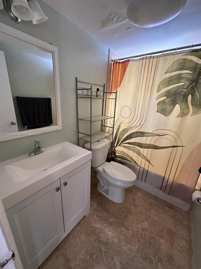 Photo - 1154 W 35th St Unit 116