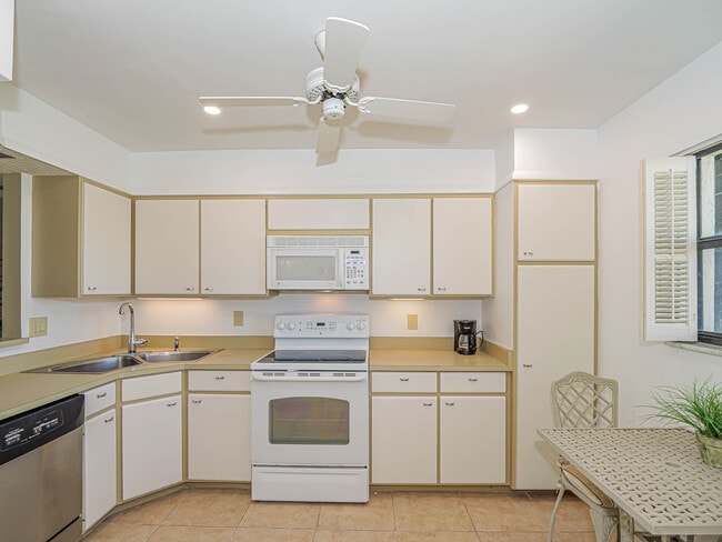 Photo - 3939 Ocean Dr Unit # PH8