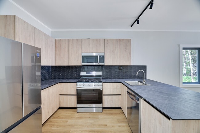 Photo - 1540 Lake Ln