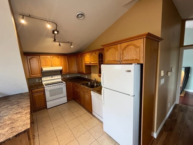 Photo - 152 Wesley St Unit 3