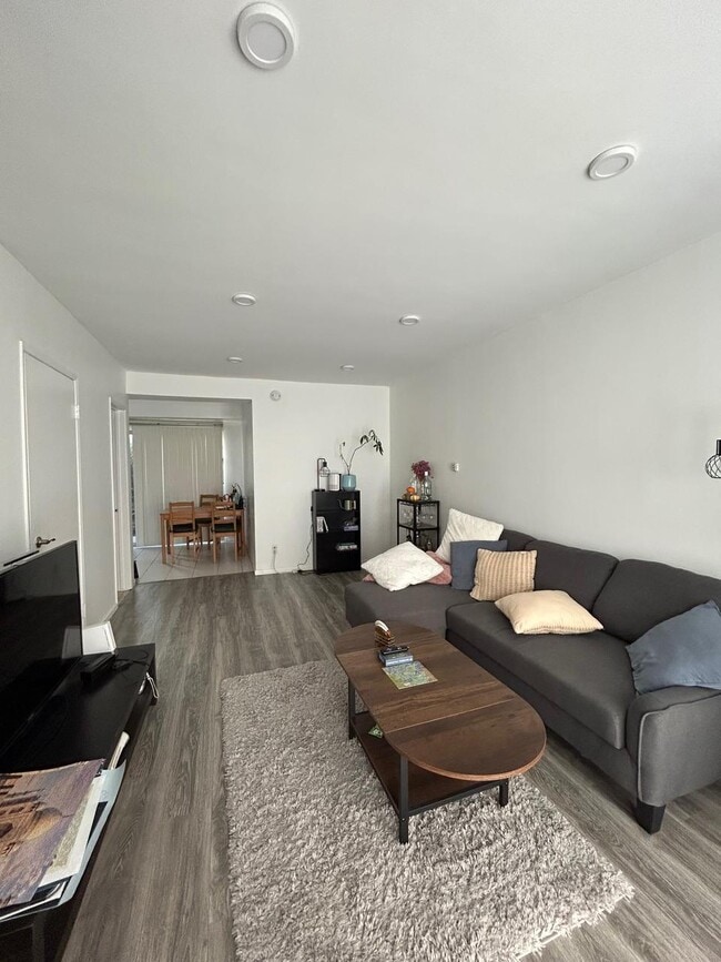 Photo - 1329 S Saltair Ave Unit 3