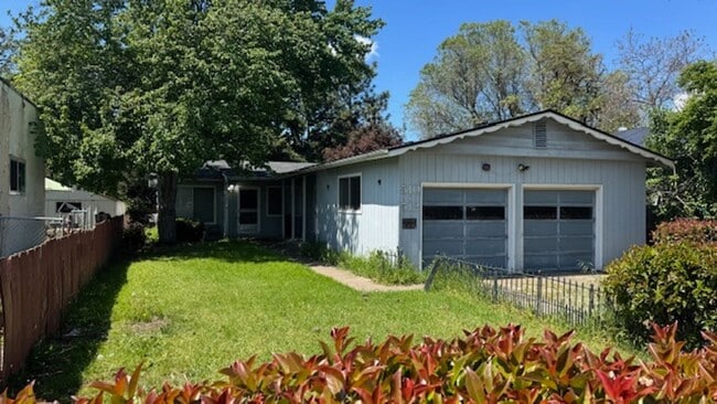 Building Photo - 510-512 PLUM Unit 510