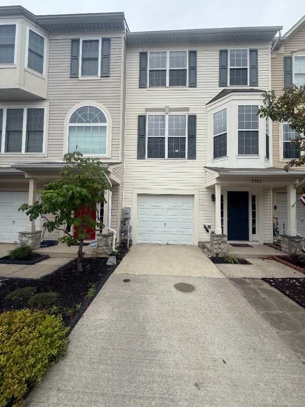 Building Photo - 5729 Goldfinch Ct Rental