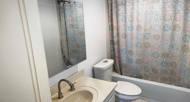 Photo - 901 Hillcrest Dr Unidad 307