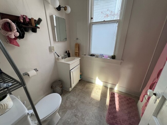 Photo - 1111 E Johnson St